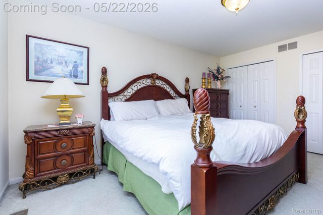 18610 Turnberry Drive, Macomb Township, MI 48044