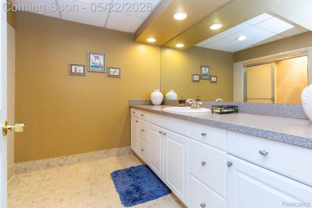 18610 Turnberry Drive, Macomb Township, MI 48044