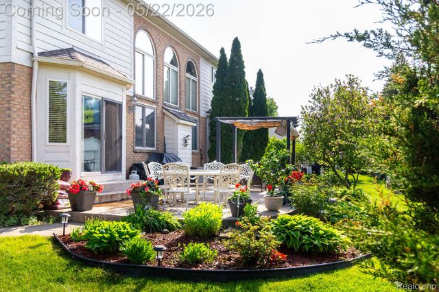 18610 Turnberry Drive, Macomb Township, MI 48044