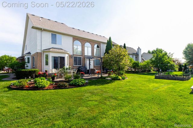 18610 Turnberry Drive, Macomb Township, MI 48044