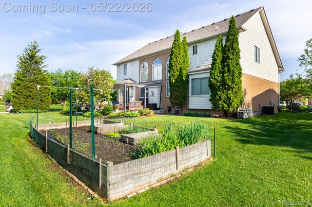 18610 Turnberry Drive, Macomb Township, MI 48044