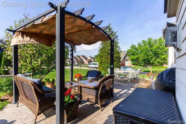 18610 Turnberry Drive, Macomb Township, MI 48044
