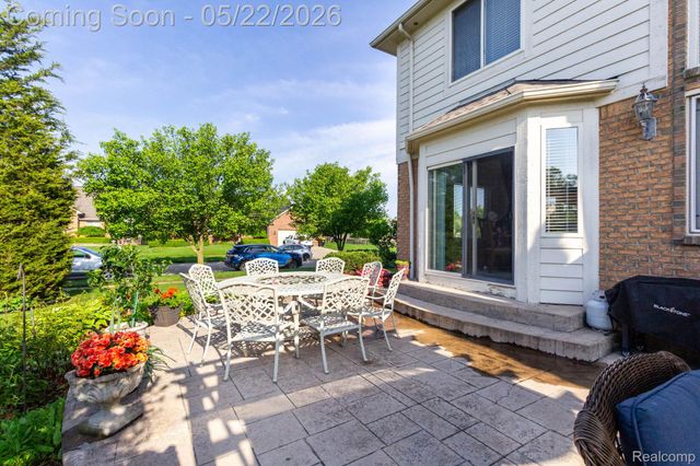 18610 Turnberry Drive, Macomb Township, MI 48044