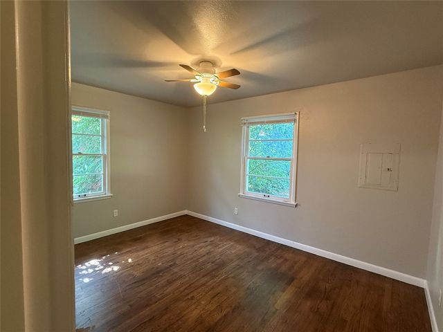 430 W Ercoupe Drive, Midwest City, OK 73110