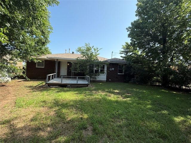 430 W Ercoupe Drive, Midwest City, OK 73110