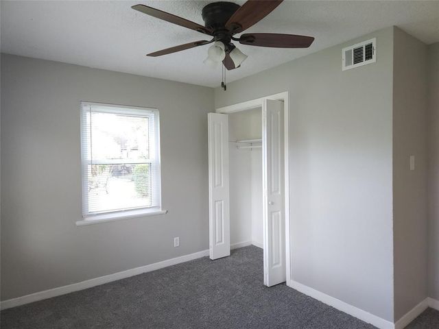 402 S Blackwell Street, La Porte, TX 77571