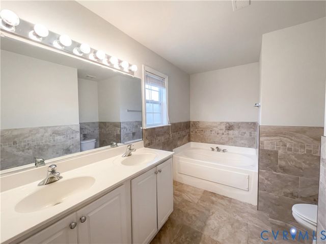 13166 Stockleigh Dr, Chester, VA 23831