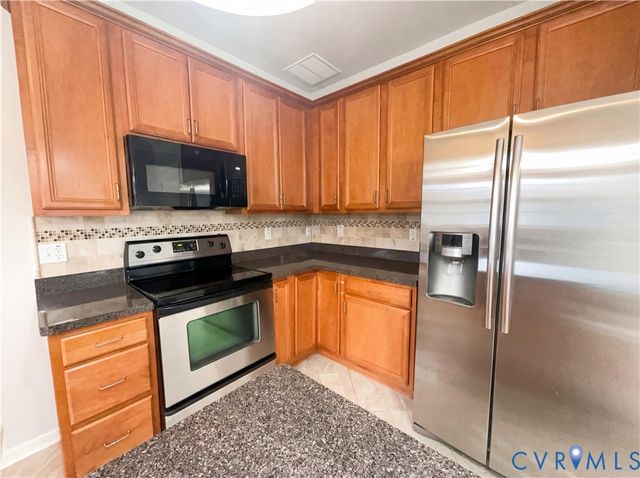 13166 Stockleigh Dr, Chester, VA 23831