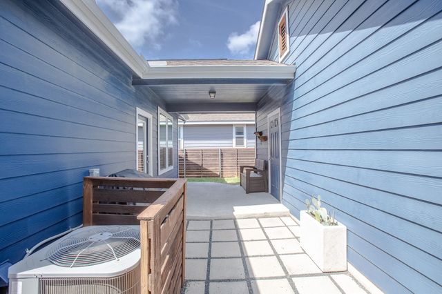 8916 Cattle Baron PATH, Austin, TX 78747