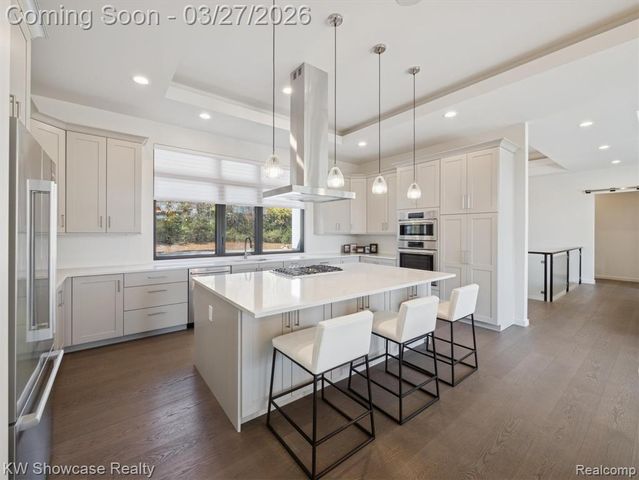 1164 Lake Forest Way, Milford, MI 48380