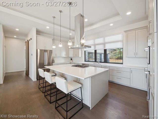 1164 Lake Forest Way, Milford, MI 48380