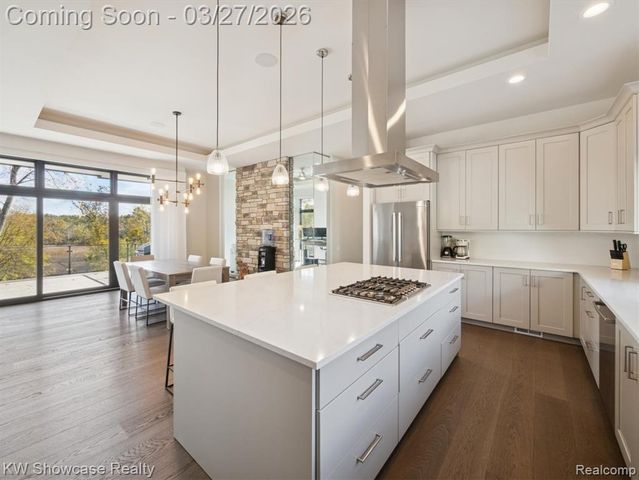 1164 Lake Forest Way, Milford, MI 48380