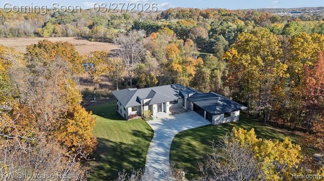 1164 Lake Forest Way, Milford, MI 48380
