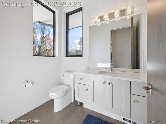 1164 Lake Forest Way, Milford, MI 48380