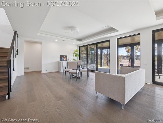 1164 Lake Forest Way, Milford, MI 48380