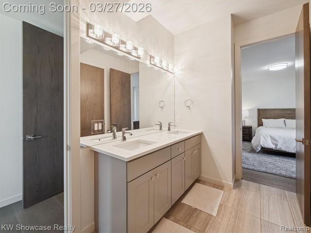 1164 Lake Forest Way, Milford, MI 48380