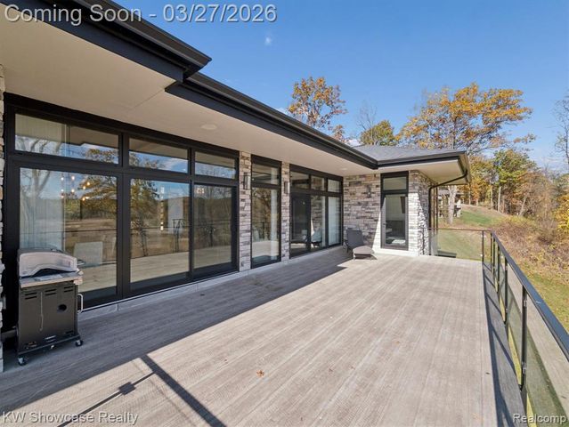 1164 Lake Forest Way, Milford, MI 48380