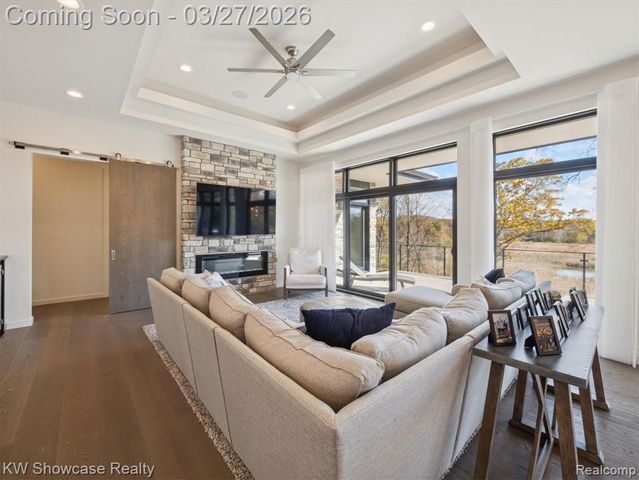 1164 Lake Forest Way, Milford, MI 48380