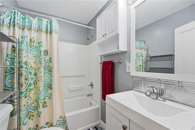 309 5th Street S, Greenwood, MO 64034