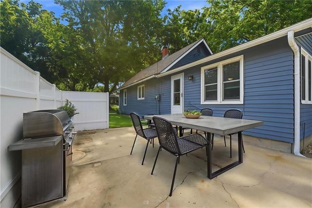 309 5th Street S, Greenwood, MO 64034