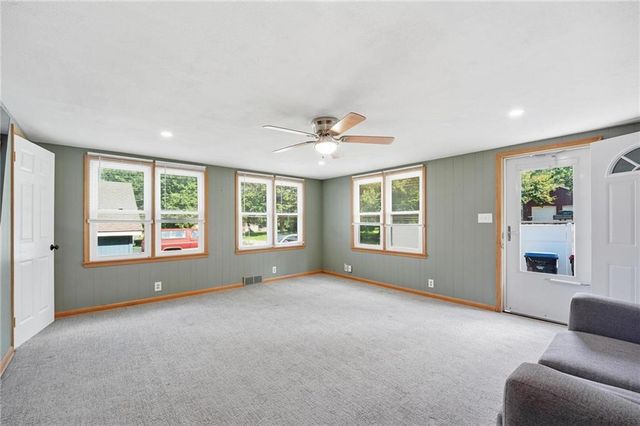 309 5th Street S, Greenwood, MO 64034