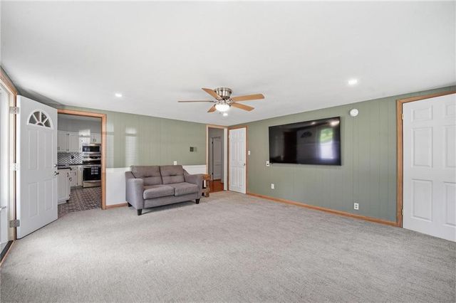 309 5th Street S, Greenwood, MO 64034