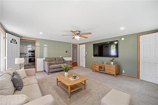 309 5th Street S, Greenwood, MO 64034