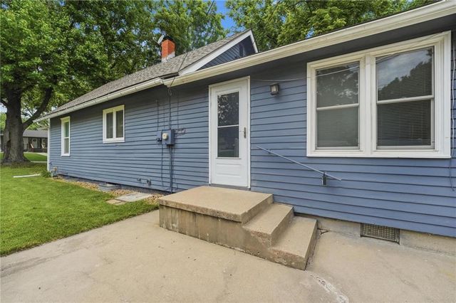 309 5th Street S, Greenwood, MO 64034