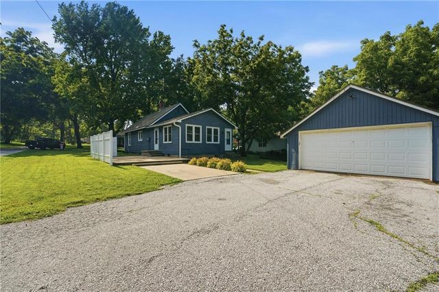 309 5th Street S, Greenwood, MO 64034