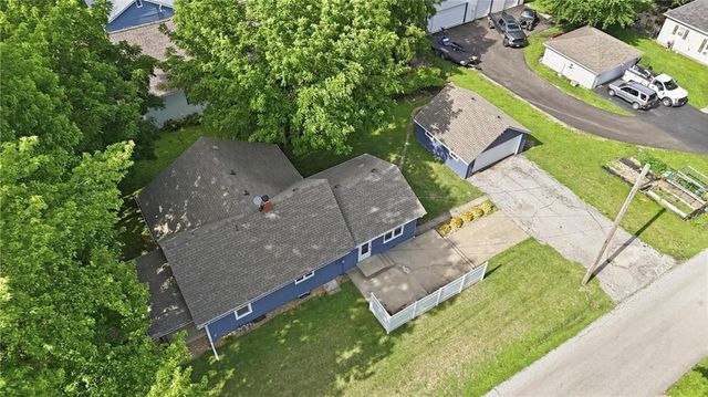 309 5th Street S, Greenwood, MO 64034