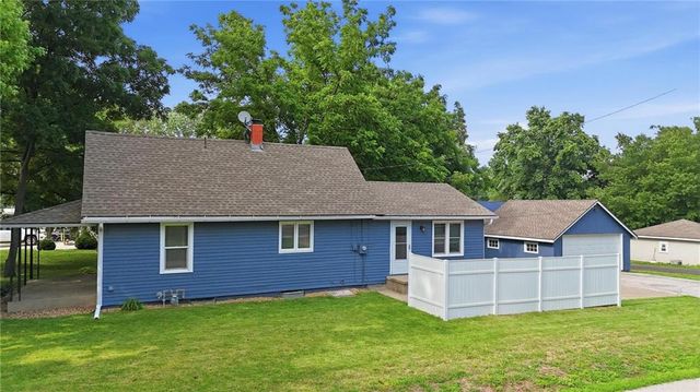 309 5th Street S, Greenwood, MO 64034