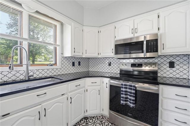 309 5th Street S, Greenwood, MO 64034