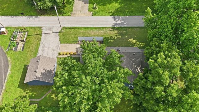309 5th Street S, Greenwood, MO 64034
