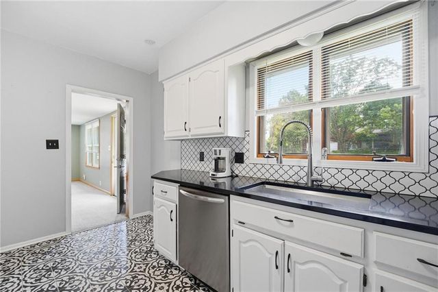 309 5th Street S, Greenwood, MO 64034
