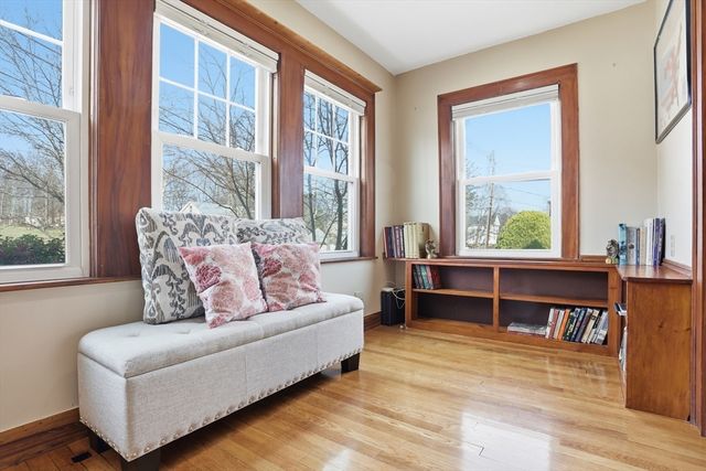138 Pleasant St, Woburn, MA 01801