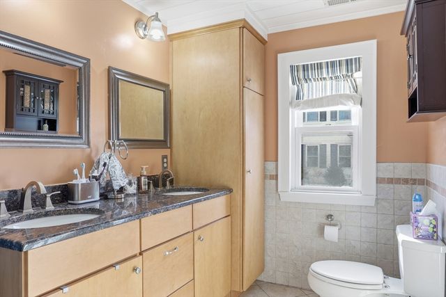 138 Pleasant St, Woburn, MA 01801