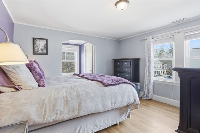 138 Pleasant St, Woburn, MA 01801