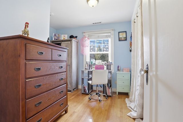 138 Pleasant St, Woburn, MA 01801