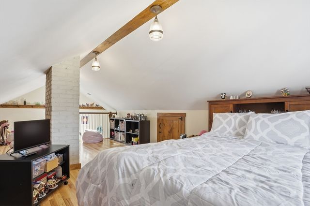 138 Pleasant St, Woburn, MA 01801