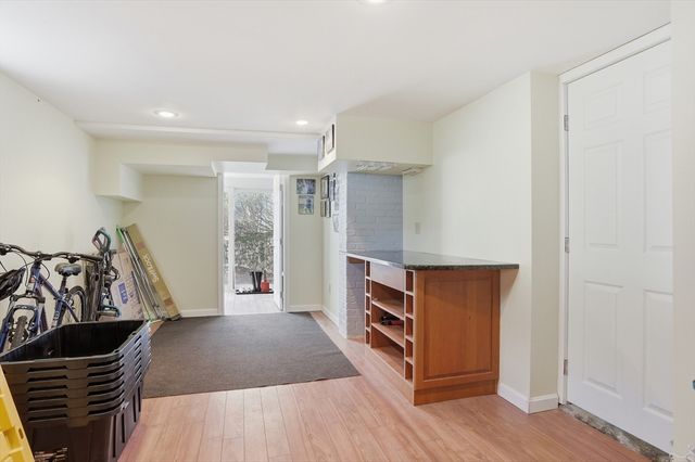 138 Pleasant St, Woburn, MA 01801