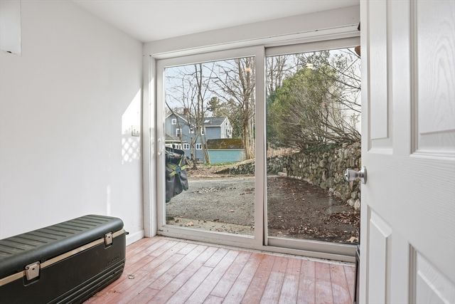 138 Pleasant St, Woburn, MA 01801