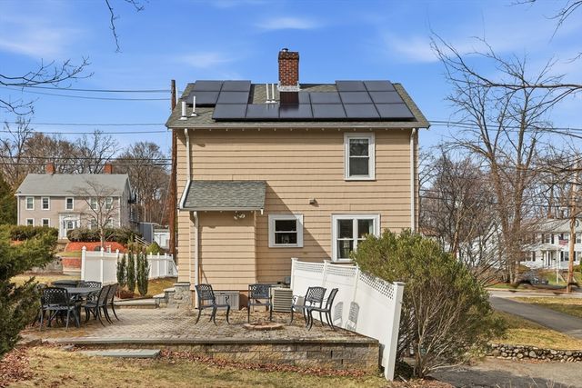138 Pleasant St, Woburn, MA 01801