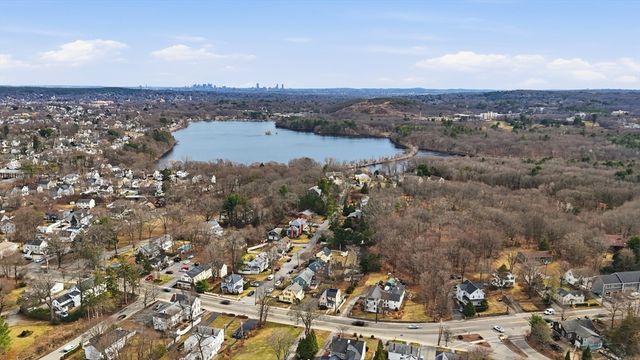 138 Pleasant St, Woburn, MA 01801