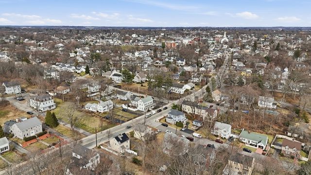 138 Pleasant St, Woburn, MA 01801