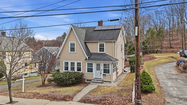 138 Pleasant St, Woburn, MA 01801