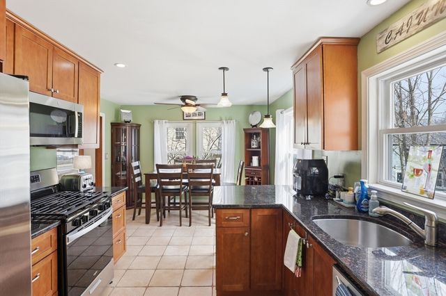 138 Pleasant St, Woburn, MA 01801