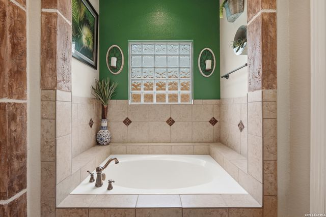 18702 Edwards Edge, San Antonio, TX 78256