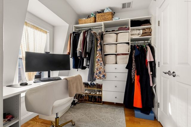 117 M St 3, Boston, MA 02127