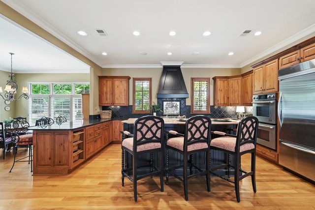 2301 CAYLORS WOODS CV, Germantown, TN 38138