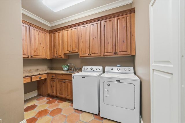 2301 CAYLORS WOODS CV, Germantown, TN 38138